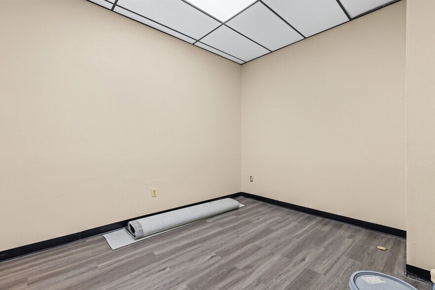 More Photos Of 1700 55th St, Boulder Warehouse For Sale