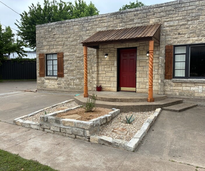 Primary Photo Of 116 Santa Fe Dr, Weatherford Office For Lease