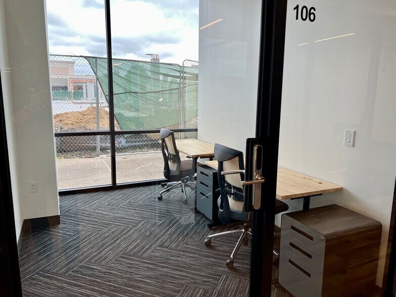 More Photos Of 163 Town Pl, Fairview Coworking Space
