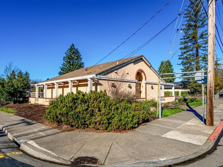 More Photos Of 1105 University St, Healdsburg Religious Facility For Sale