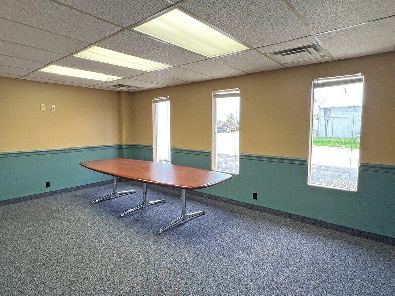 More Photos Of 2002 Evanston Ave, Erie Manufacturing For Lease