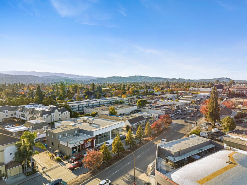 More Photos Of 1802-1808 El Camino Real, Redwood City General Retail For Lease