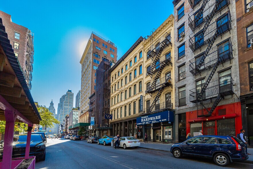 More Photos Of 154 Chambers St, New York Apartments For Sale