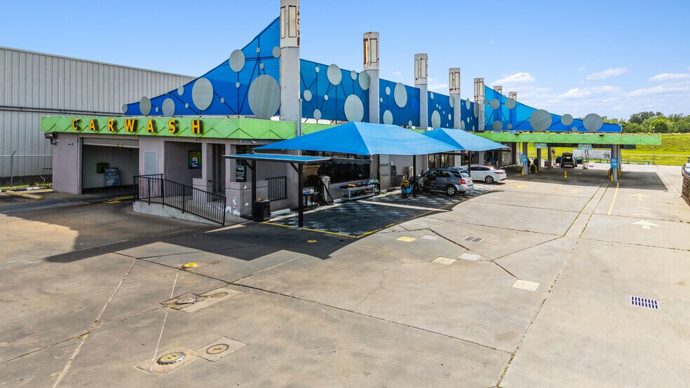 More Photos Of 506 Highway 6 S, Houston Carwash For Sale