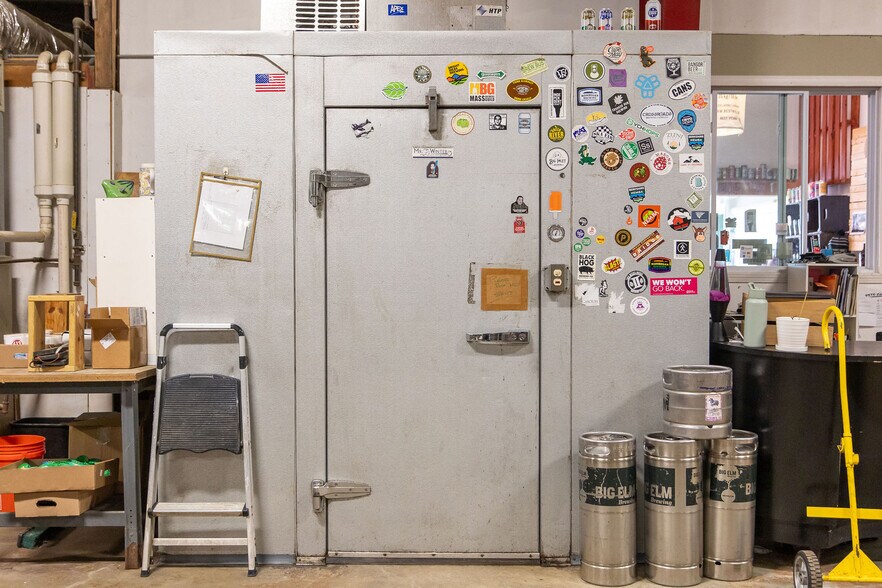 More Photos Of 65 Silver St, Sheffield Warehouse For Sale