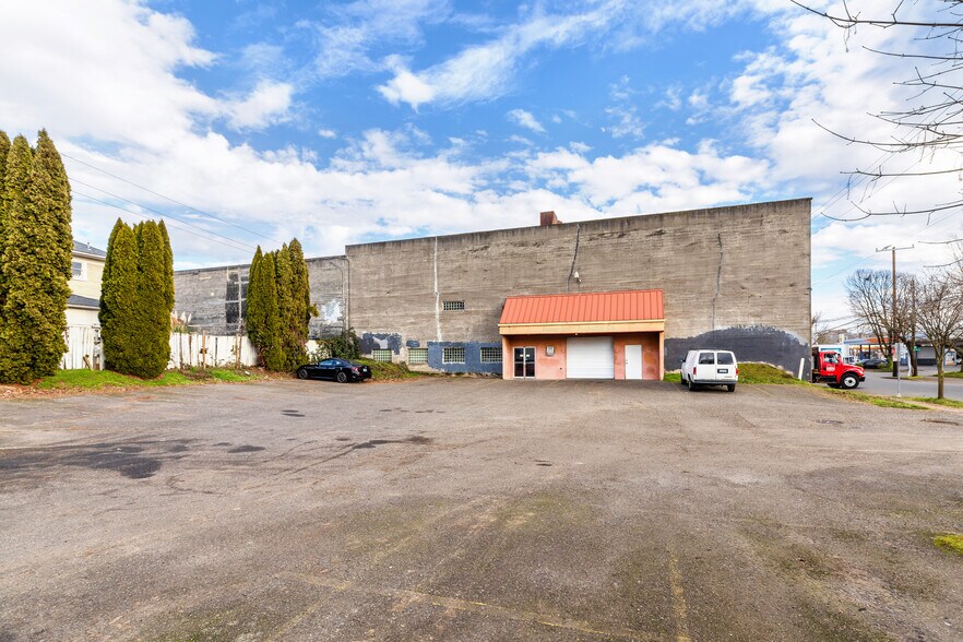 More Photos Of 1803-1831 NE Martin Luther King Jr Blvd, Portland Auto Repair For Sale