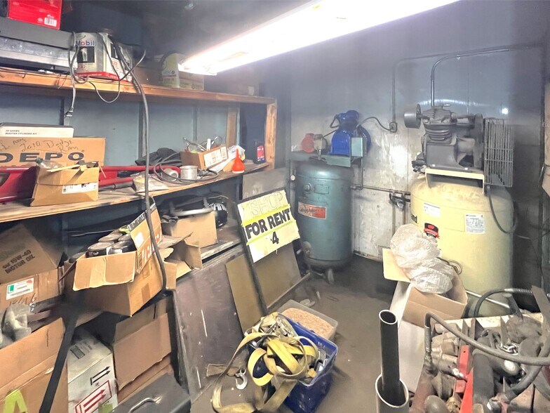 More Photos Of 230 N Louis Tittle Ave, Mangum General Retail For Sale