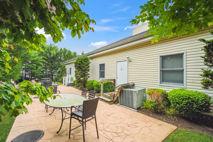 More Photos Of 2170 Joshuas Path, Hauppauge Freestanding For Sale