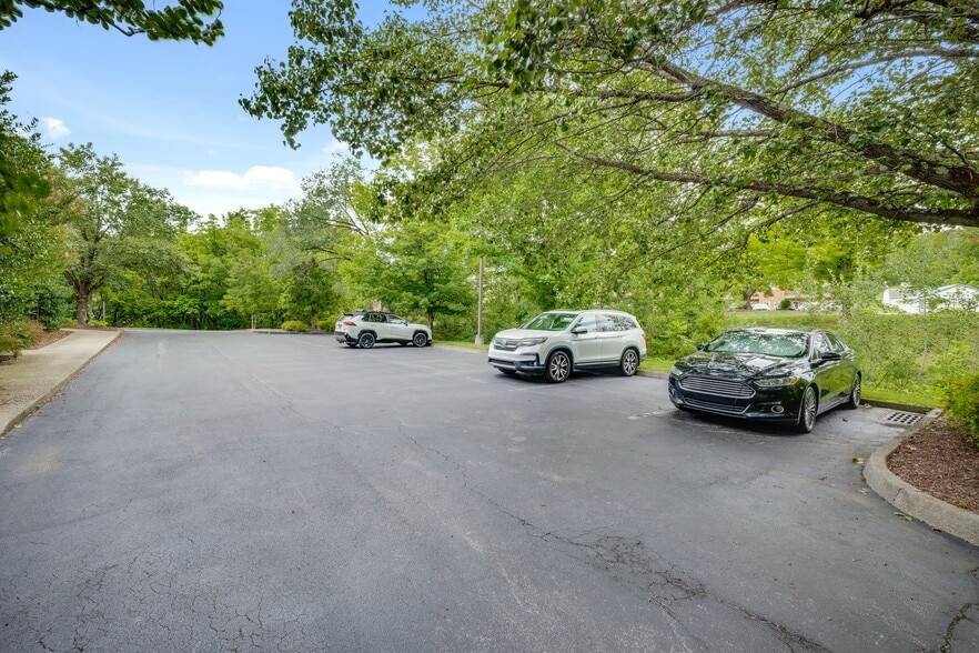 More Photos Of 2025 Meadowview Pky, Kingsport Medical For Lease