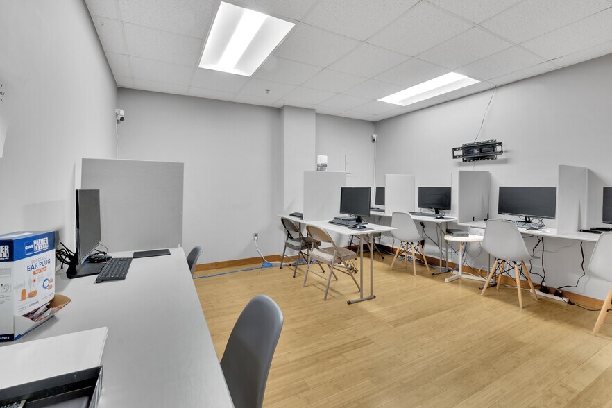 More Photos Of 7535 Little River Tpke, Annandale Office Residential For Sale