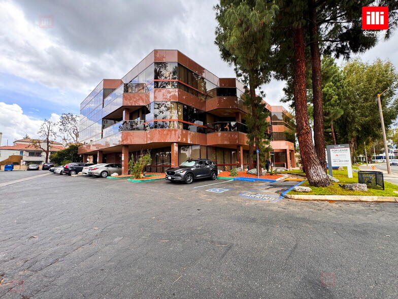 More Photos Of 23734 Valencia Blvd, Valencia Office For Lease