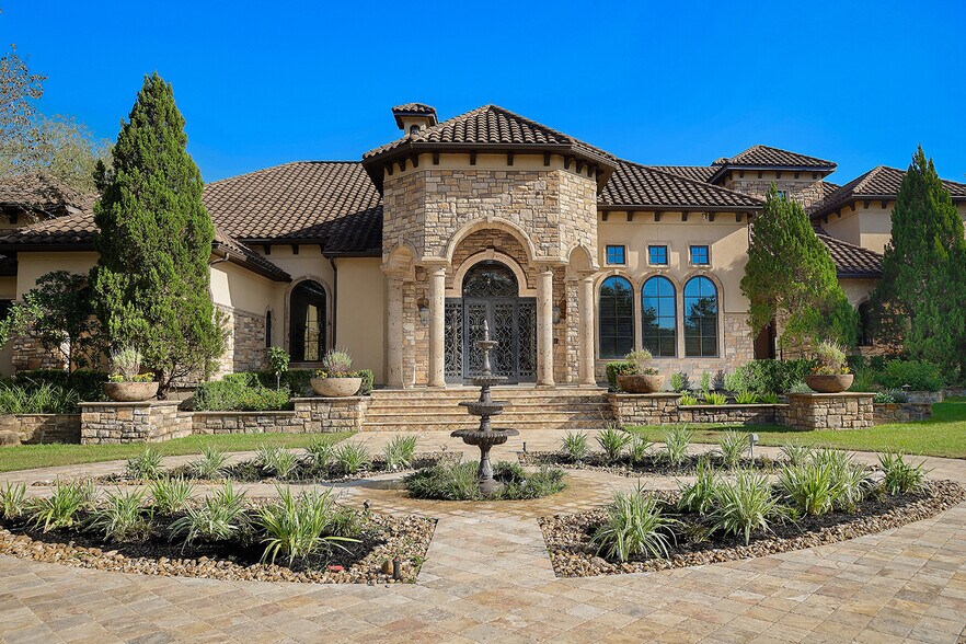 More Photos Of 28611 Blue Jack Ln, Magnolia Sports And Entertainment For Sale