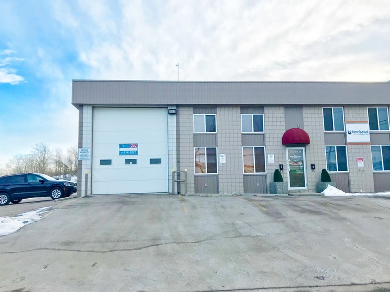 More Photos Of 915-935 48 Ave SE, Calgary Warehouse For Sale