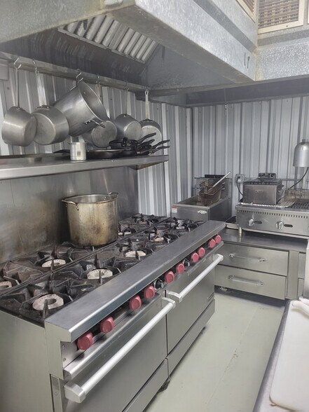 More Photos Of 12946 US Highway 287, Grapeland Trailer Camper Park For Sale