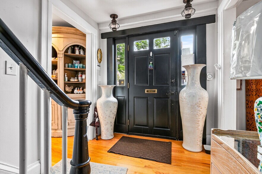 More Photos Of 44 North St, Hingham Storefront For Lease