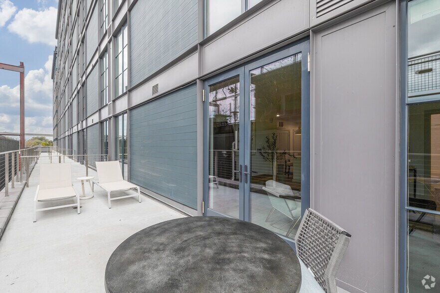 More Photos Of 55 Romney St, Charleston Apartments For Lease