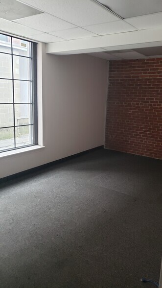 More Photos Of 51-55 Lake St, Nashua Light Manufacturing For Sale