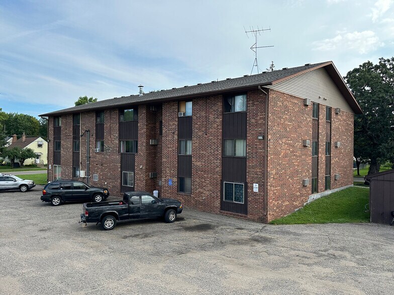 More Photos Of 125 4th Ave NE, Saint Cloud Apartments For Sale