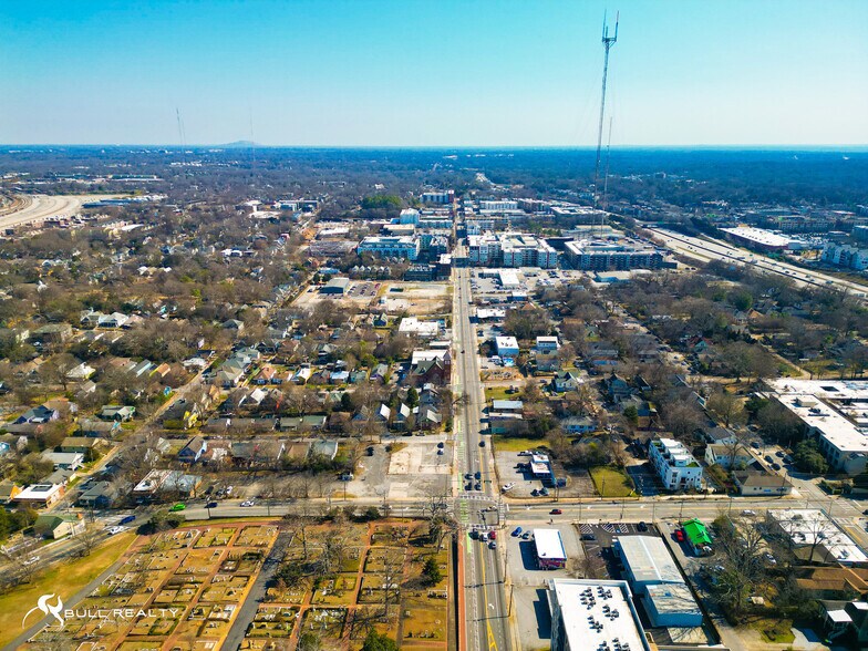 More Photos Of 242 SE Boulevard, Atlanta Restaurant For Sale