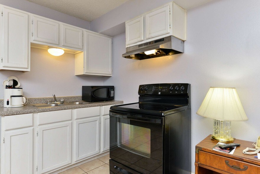 More Photos Of 910 Corn Products Rd, Corpus Christi Hotel For Sale