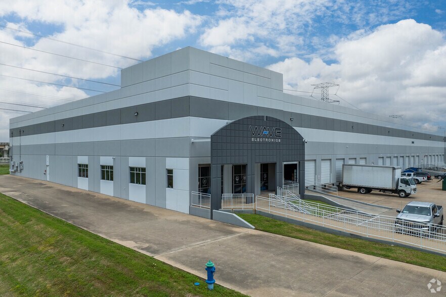 Primary Photo Of 8648 Glenmont Dr, Houston Warehouse For Lease