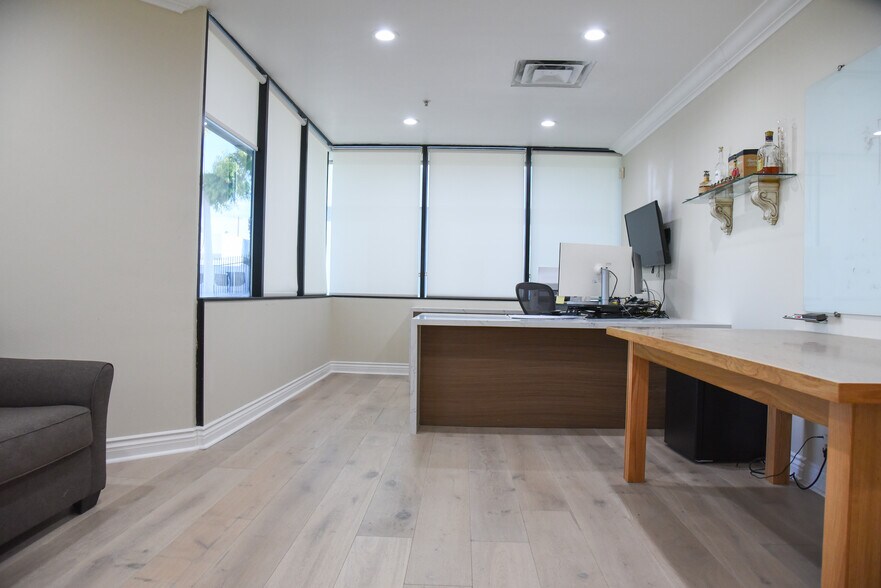 More Photos Of 1940-1964 W Corporate Way, Anaheim Warehouse For Lease