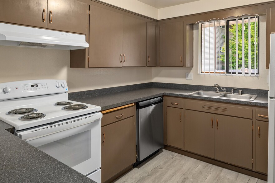 More Photos Of 2517 Howard Ave, Everett Apartments For Sale