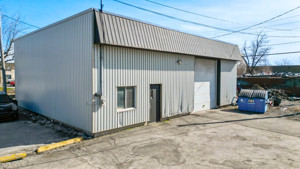 More Photos Of 1500-1502 Boul Des Laurentides, Laval Storefront Retail Residential For Sale
