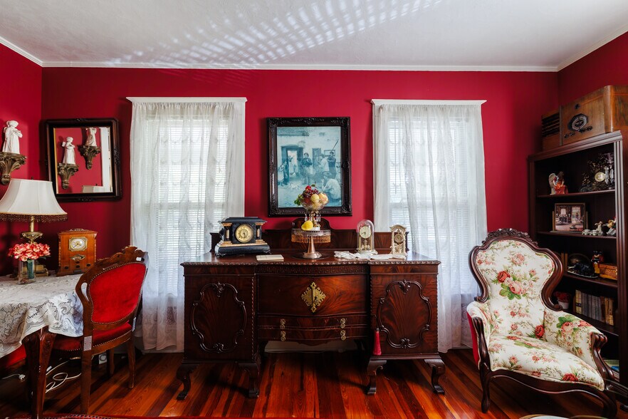 More Photos Of 215 E French Ave, Orange City Hospitality For Sale