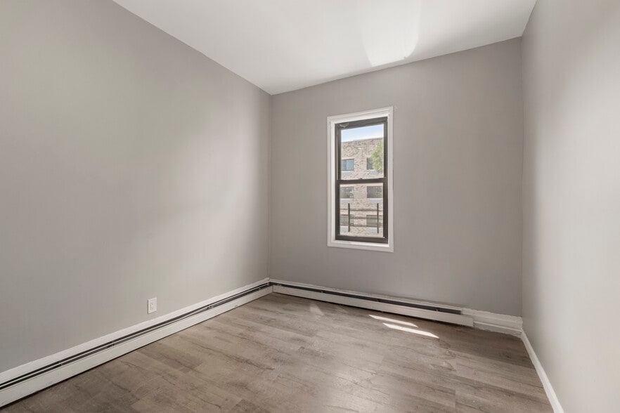More Photos Of 1711 Zerega Ave, Bronx Coworking Space