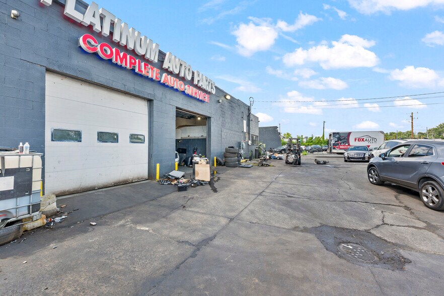 More Photos Of 11435 Schaefer Hwy, Detroit Warehouse For Sale