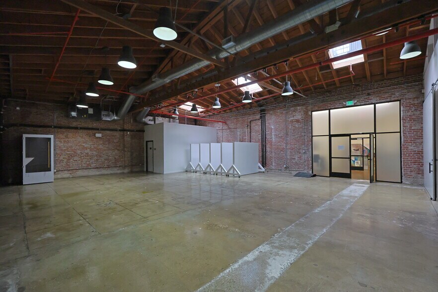 More Photos Of 2014-2022 E 7th St, Los Angeles Office For Lease