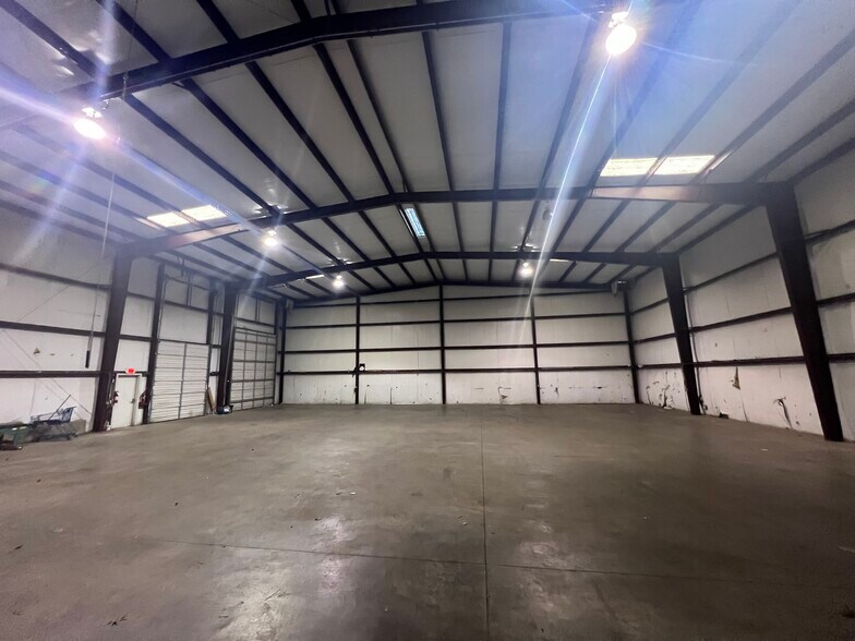 More Photos Of 2125 Airport Rd, Greer Light Distribution For Lease
