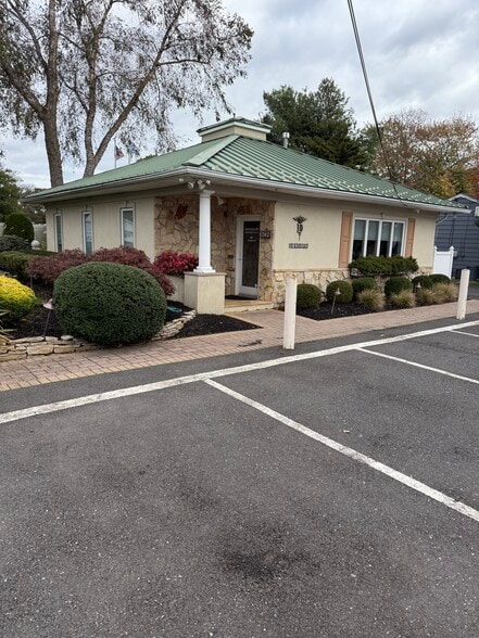 Primary Photo Of 838 Beaver Dam Rd, Point Pleasant Office For Sale