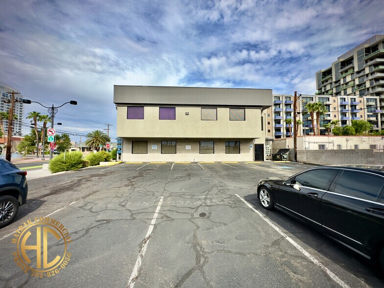 More Photos Of 633 S 4th St, Las Vegas Office For Lease