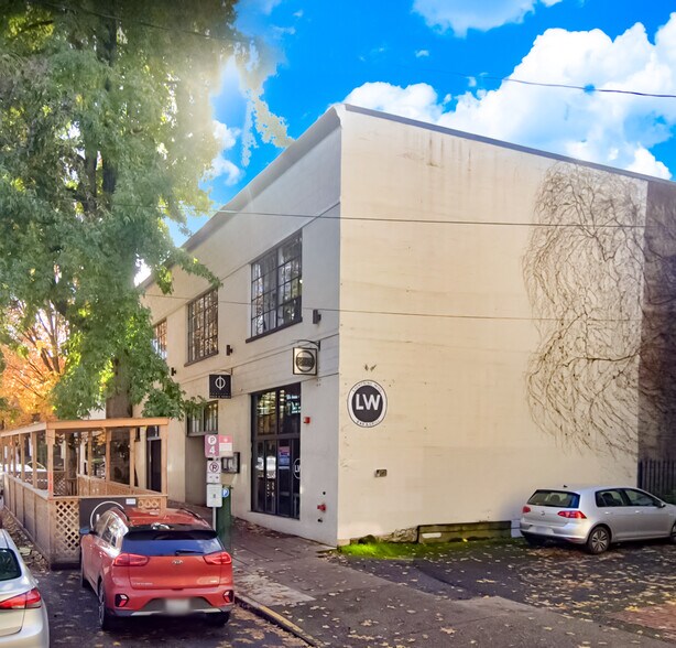 More Photos Of 305 NW 21st Ave, Portland Storefront Retail Office For Lease