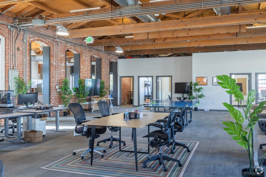 More Photos Of 620 3rd St, Oakland Light Distribution For Lease