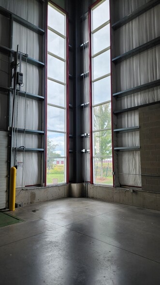 More Photos Of 2801 W Evergreen Dr, Appleton Warehouse For Lease