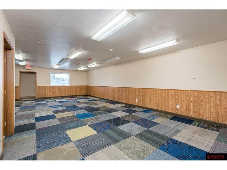 More Photos Of 608 Walnut Ave, Madison Lake Medical For Sale