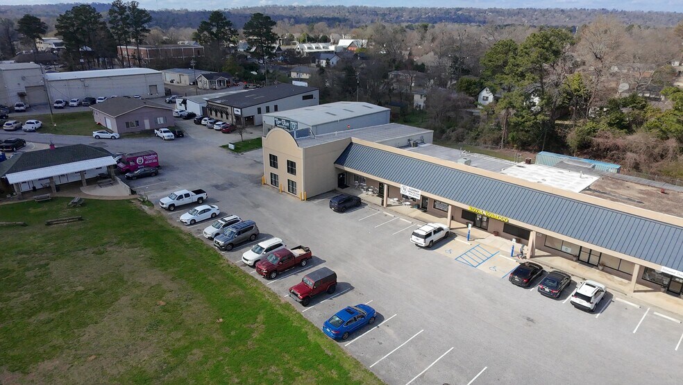 More Photos Of 3242-3258 Cahaba Heights Rd, Birmingham Unknown For Lease