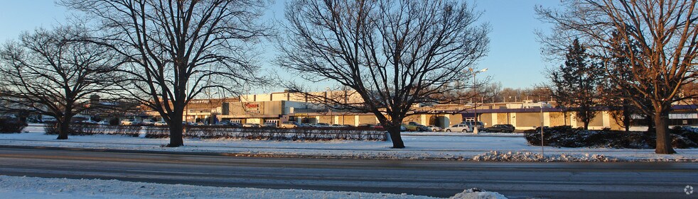 More Photos Of 1240 E Meyer Blvd, Kansas City Unknown For Lease