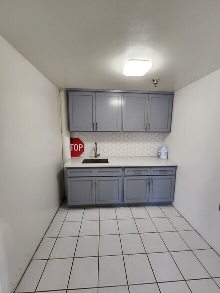 More Photos Of 4833 Lanier Rd, Chino Warehouse For Lease