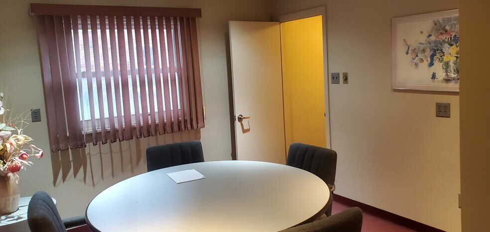 More Photos Of 3922 Seneca St, Buffalo Office For Lease