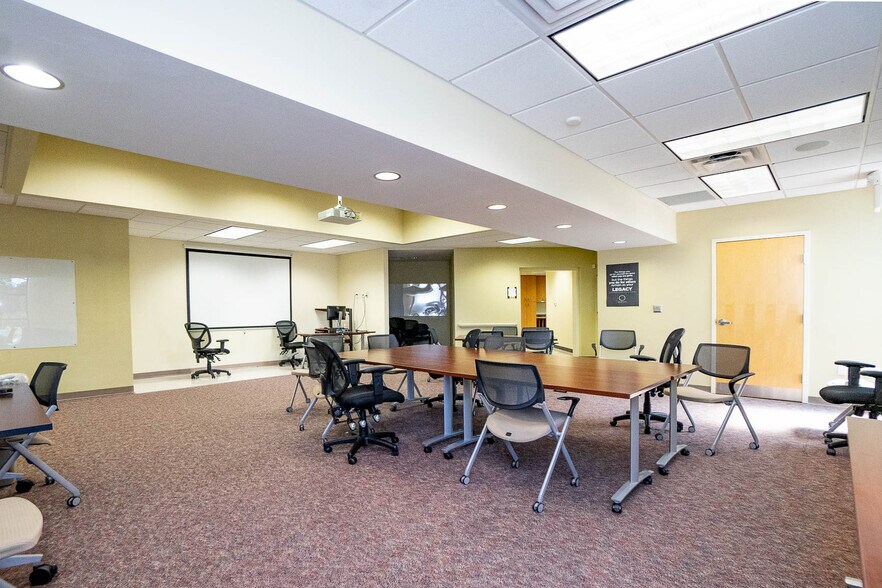 More Photos Of 211 Millard Farmer Ind Blvd, Newnan Medical For Sale