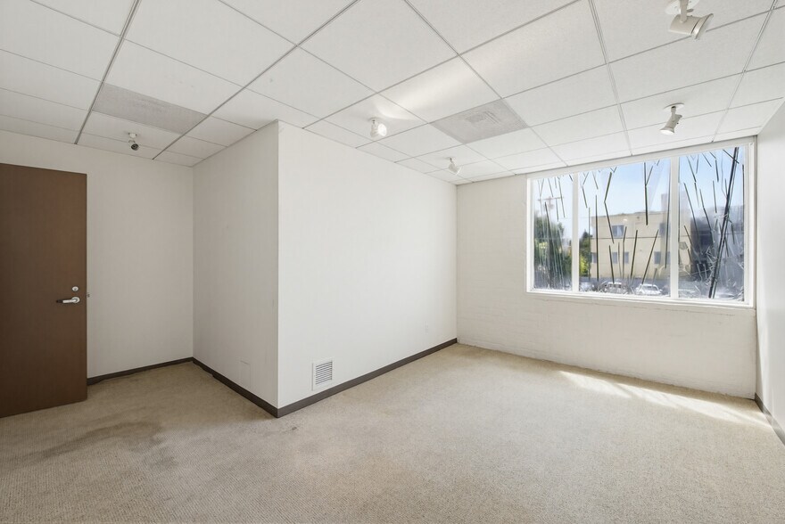 More Photos Of 4262 Wilshire Blvd, Los Angeles Office For Lease