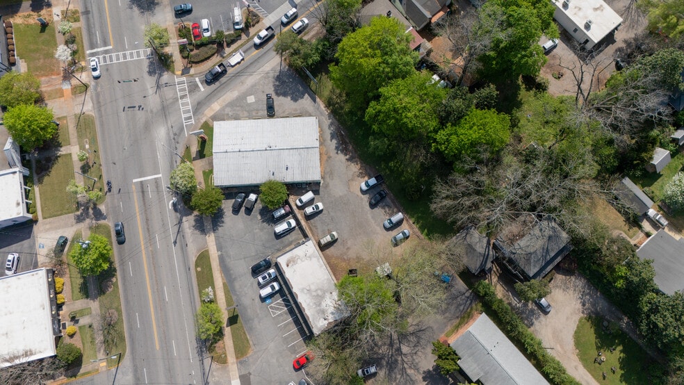 More Photos Of 823 Prince Ave, Athens Freestanding For Sale