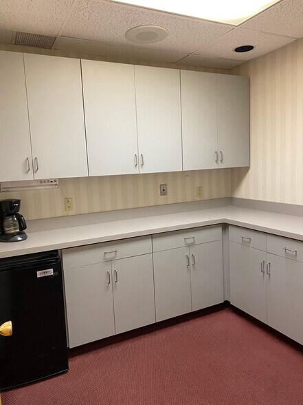 More Photos Of 125 Strawberry Hill Ave, Stamford Medical For Sale
