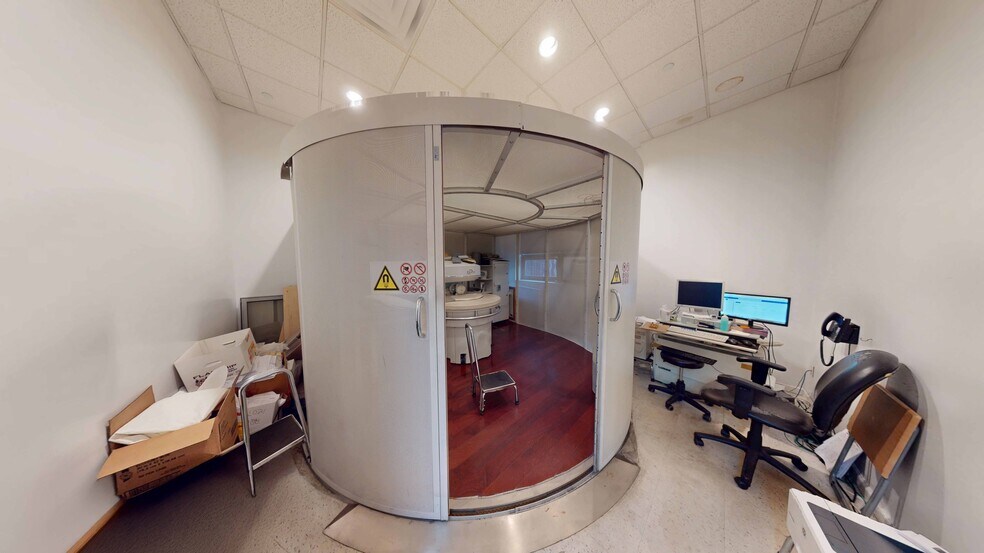 More Photos Of 2569 Ocean Ave, Brooklyn Office For Sale