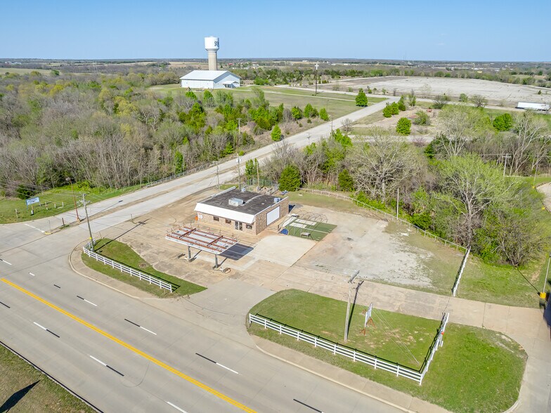 Primary Photo Of 1221 N 8th Ave, Stroud Convenience Store For Sale
