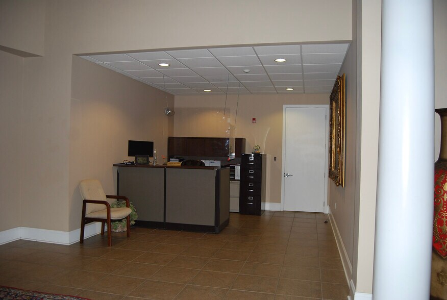 More Photos Of 4708 NW Capital Cir NW, Tallahassee Flex For Sale